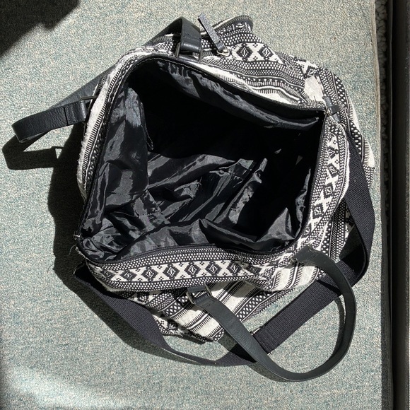 Bohemian travel Bag, fully lined,14”deep w/12x18” base. Black/white woven design - Picture 5 of 5